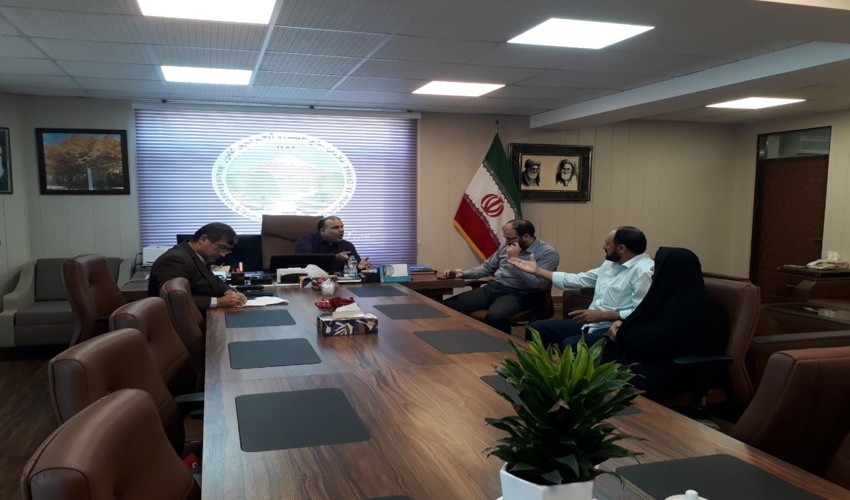 گزارش تصویری / ملاقات عمومی مدیر کل منابع طبیعی و آبخیزداری استان گیلان با مراجعه کنندگان 