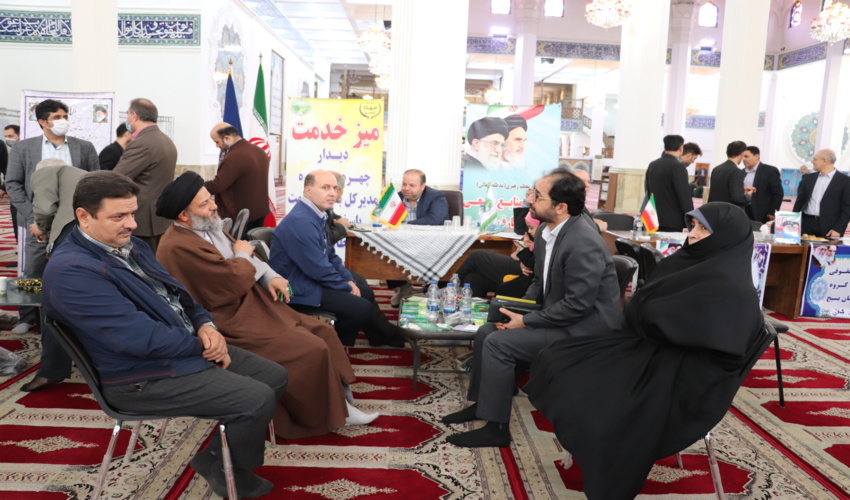 برگزاری میزخدمت جهادی به مناسبت هفته بسیج 