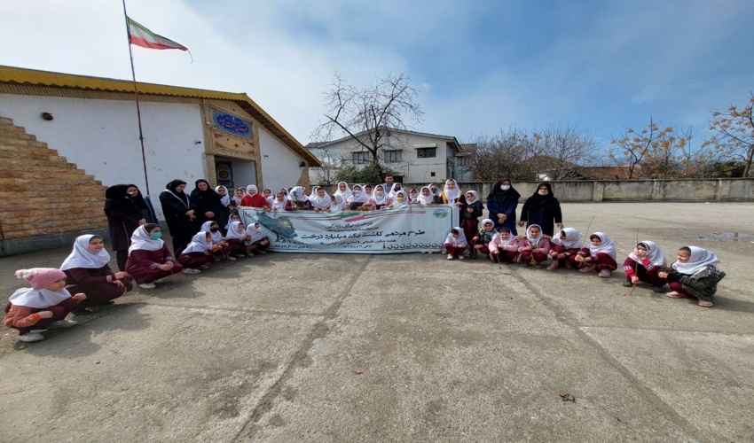 شهرستان آستارا - گزارش تصویری / غرس نهال در مدرسه اخوت لوندویل شهرستان آستارا 
